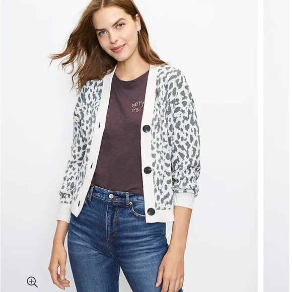 LOFT Sweaters - Loft Cropped Leopard Print V-Neck Cardigan size M
